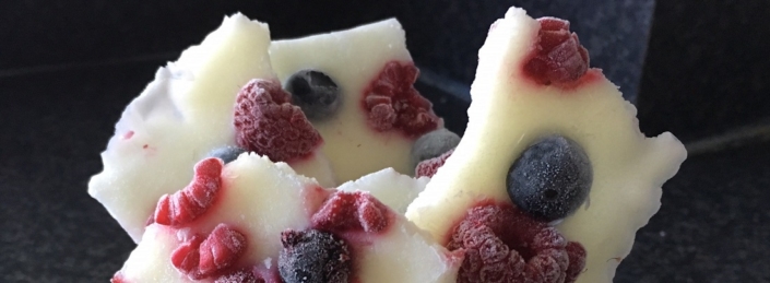 Frozen yoghurt bark 1100×400 frozen yoghurt bark recipe